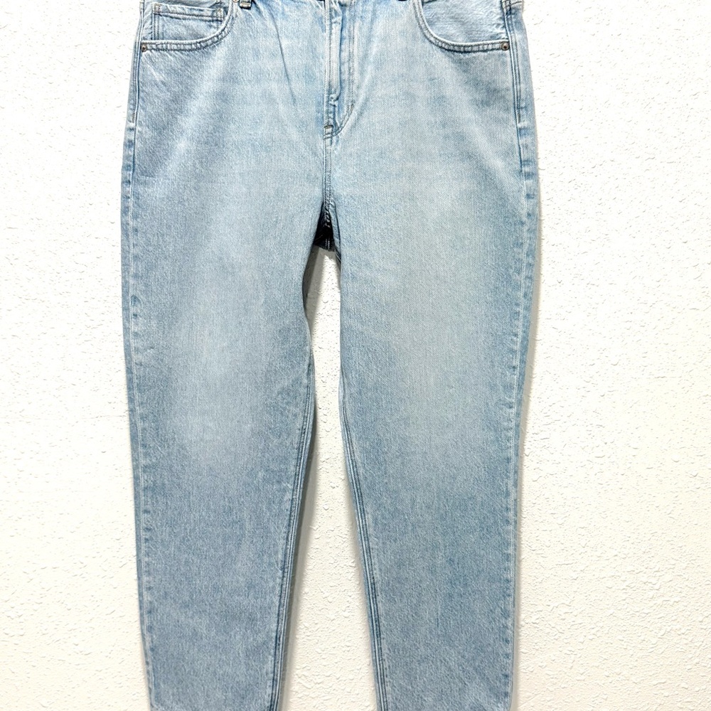 American Eagle Outfitters mom Light‎ Blue High Rise Jeans 14